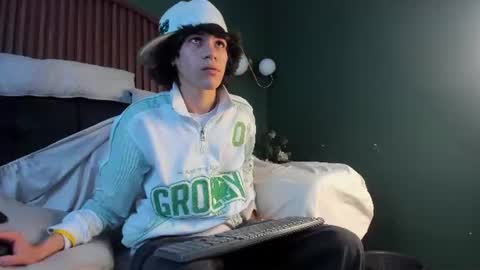 diamond_twink online show from 07-10-26, 05:45