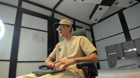 diamondss_1 online show from 05-17-26, 08:38