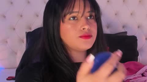 Snapshot of diana_clarck chatting on 12-14-25, 05:24 Diana Tamayo online show from 12-14-25, 05:24