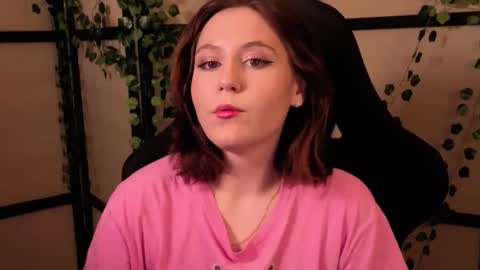 Snapshot of diana_floweri chatting on 02-25-26, 11:31 Diana online show from 02-25-26, 11:31