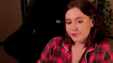 Snapshot of diana_floweri chatting on 03-12-26, 12:33 Diana online show from 03-12-26, 12:33