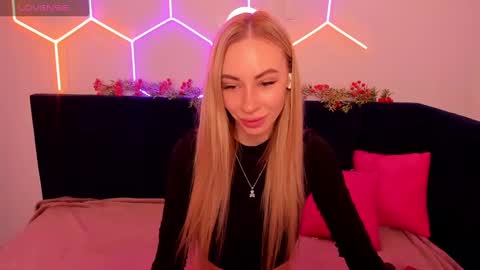 Snapshot of diana_garrett chatting on 01-08-25, 01:42 Diana  online show from 01-08-25, 01:42