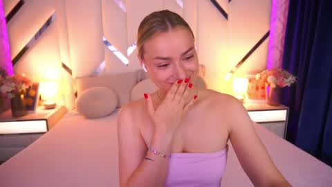 Snapshot of diana_nova chatting on 06-08-26, 06:25 diana_nova online show from 06-08-26, 06:25