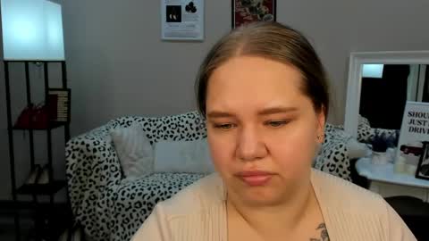 Diana online show from 05-18-26, 04:07