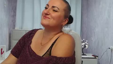 Diana online show from 05-26-26, 05:42