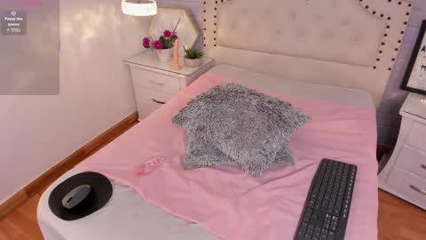 call me princess dianne  online show from 10-31-25, 07:59