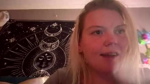 Snapshot of dickeddownsouth chatting on 12-21-25, 05:03 Beau online show from 12-21-25, 05:03