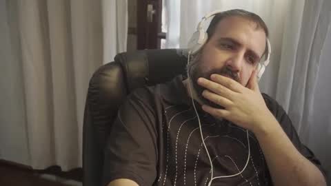 Snapshot of dicristalino chatting on 05-30-26, 03:09 Cristian Dipolino online show from 05-30-26, 03:09