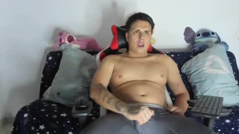 Snapshot of diegodelgado200521 chatting on 06-22-26, 02:35 alexerdiego online show from 06-22-26, 02:35