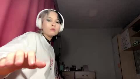 Snapshot of diegomiley chatting on 05-20-26, 03:07 Lilit online show from 05-20-26, 03:07