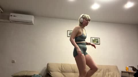 Snapshot of diegomiley chatting on 05-27-26, 06:16 Lilit online show from 05-27-26, 06:16