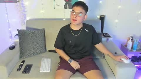 Diego Robles online show from 06-02-26, 01:02