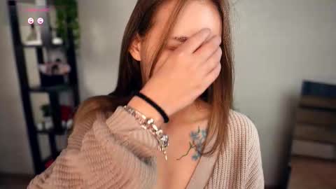 Elwyna online show from 11-27-25, 06:54