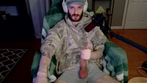 Snapshot of digbicknik chatting on 10-30-25, 01:29 digbicknik online show from 10-30-25, 01:29