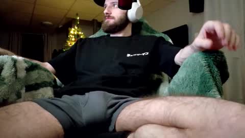 Snapshot of digbicknik chatting on 11-27-25, 02:13 digbicknik online show from 11-27-25, 02:13