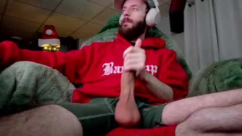 Snapshot of digbicknik chatting on 12-18-25, 02:17 digbicknik online show from 12-18-25, 02:17