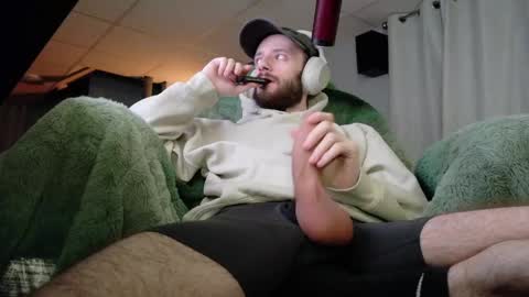 Snapshot of digbicknik chatting on 05-15-26, 01:23 digbicknik online show from 05-15-26, 01:23
