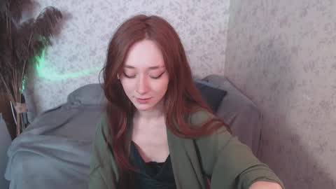 Hi im Alice 3 Im usualy online 03-10 or 17-21 UTC0 online show from 03-02-25, 10:24