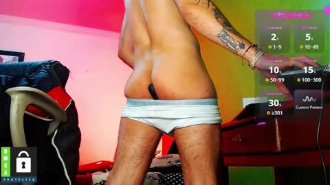 Snapshot of diilanhot chatting on 12-13-24, 03:16 Dylan online show from 12-13-24, 03:16