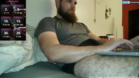 Snapshot of dikdowndaddy chatting on 03-13-26, 09:16 Daddy online show from 03-13-26, 09:16