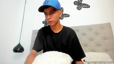 Snapshot of dikey_18 chatting on 01-12-25, 08:14 dikey_18 online show from 01-12-25, 08:14