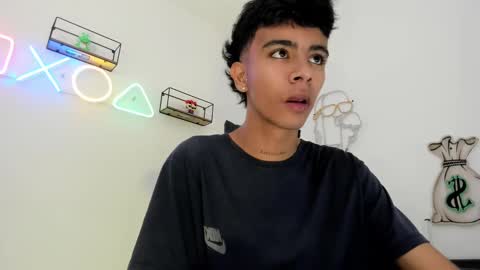 Snapshot of dikey_18 chatting on 02-10-25, 07:28 dikey_18 online show from 02-10-25, 07:28