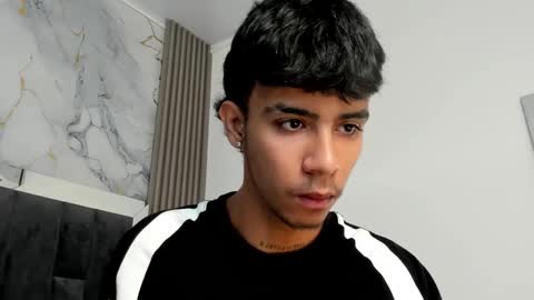 Snapshot of dikey_18 chatting on 03-08-25, 09:06 dikey_18 online show from 03-08-25, 09:06