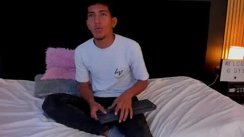 Snapshot of dilanx18 chatting on 05-21-26, 03:30 DILAN online show from 05-21-26, 03:30