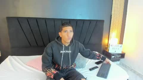 Snapshot of dilanx18 chatting on 05-22-26, 01:06 DILAN online show from 05-22-26, 01:06