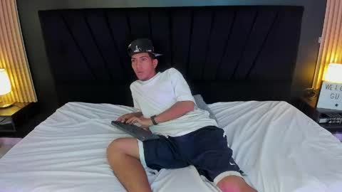 Snapshot of dilanx18 chatting on 05-26-26, 01:07 DILAN online show from 05-26-26, 01:07