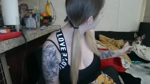 Sofie online show from 02-04-25, 06:38