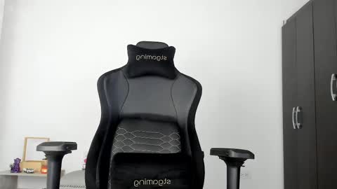 Snapshot of dimitricaruso chatting on 03-01-25, 03:43 dimitricaruso online show from 03-01-25, 03:43