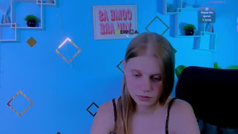 Snapshot of dina_bloom chatting on 07-12-26, 06:54 dina_bloom online show from 07-12-26, 06:54