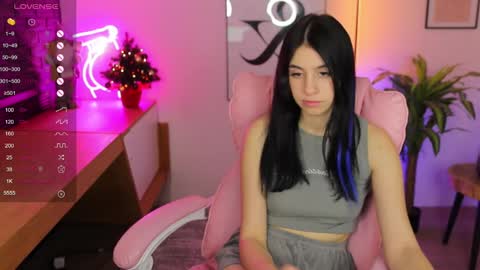 Snapshot of dina_foxxx chatting on 12-12-24, 01:39 Dina Foxxx online show from 12-12-24, 01:39