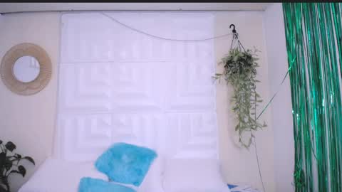 DINA online show from 04-06-26, 03:57