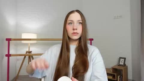 Dina online show from 03-21-26, 05:56