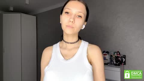 Amelia online show from 05-22-26, 12:22