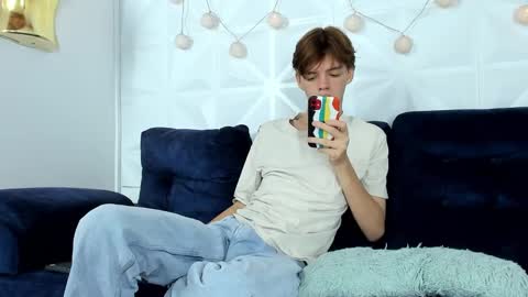 Snapshot of dioniso_69 chatting on 02-23-25, 01:10 apollo online show from 02-23-25, 01:10