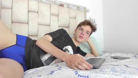 Snapshot of dioniso_69 chatting on 09-13-25, 01:44 apollo online show from 09-13-25, 01:44