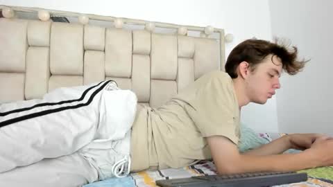 Snapshot of dioniso_69 chatting on 10-27-25, 08:35 apollo online show from 10-27-25, 08:35