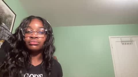 Snapshot of diordixie chatting on 09-27-25, 04:28 DDoubleTrouble online show from 09-27-25, 04:28