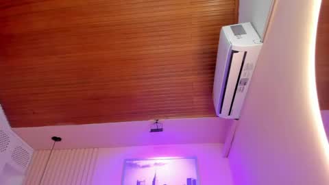 Snapshot of diosa_cristal chatting on 05-27-26, 03:03 Cristal online show from 05-27-26, 03:03
