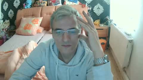 Adam Carla online show from 01-04-25, 09:32