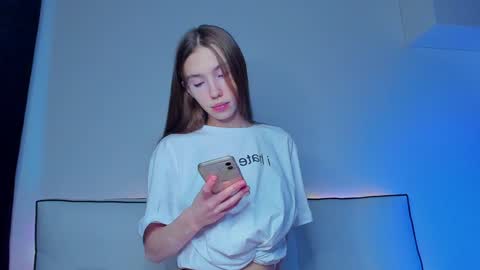 Hailey online show from 01-23-25, 07:11