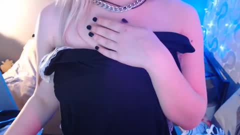 Snapshot of dirty_kiss69 chatting on 02-04-25, 11:16 Dirty Kiss69 online show from 02-04-25, 11:16