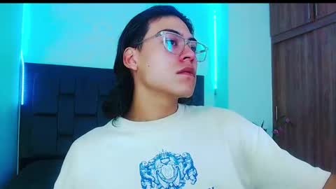 Snapshot of dirty_model chatting on 09-26-25, 08:18 dirty model online show from 09-26-25, 08:18