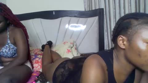 Snapshot of dirtybugg chatting on 02-26-26, 12:20 dirtybugg online show from 02-26-26, 12:20