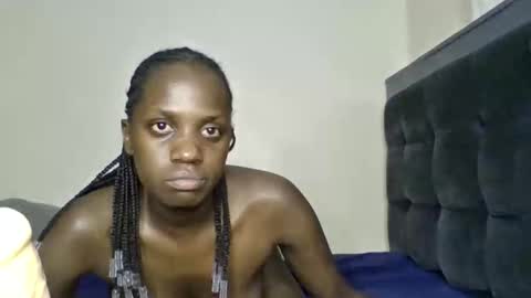 Snapshot of dirtybugg chatting on 06-08-26, 01:28 dirtybugg online show from 06-08-26, 01:28