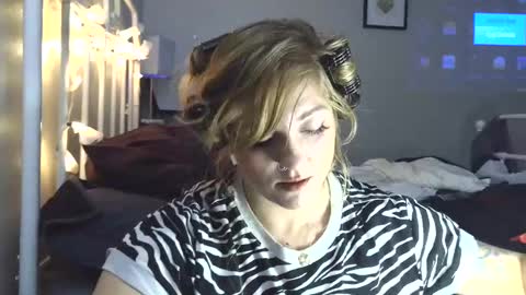 Daisy Wylde online show from 12-31-24, 04:04