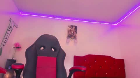 Naomy  online show from 01-18-25, 07:37